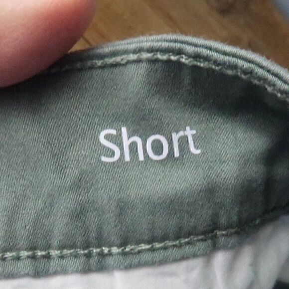 GLORIA VANDERBILT OLIVE GREEN HIGH RISE COTTON SHORTS SIZE 16 - Picture 3 of 6